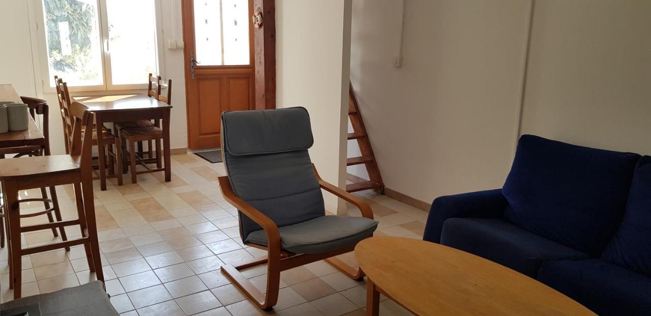 Petite maison refaite à neuf dans mas du 19ème siècle Arles Extérieur photo